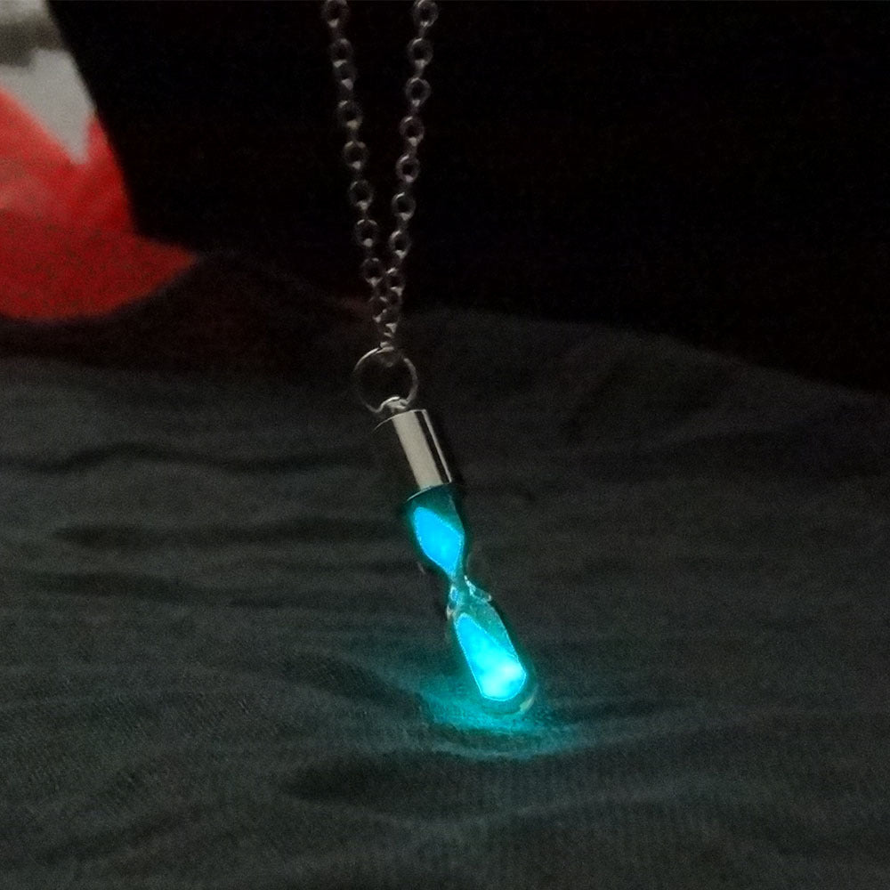 Luminous accessories featuring trendy, versatile hollow necklaces