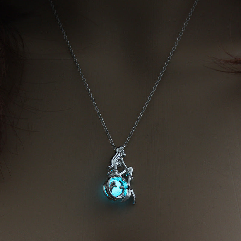 Luminous accessories featuring trendy, versatile hollow necklaces