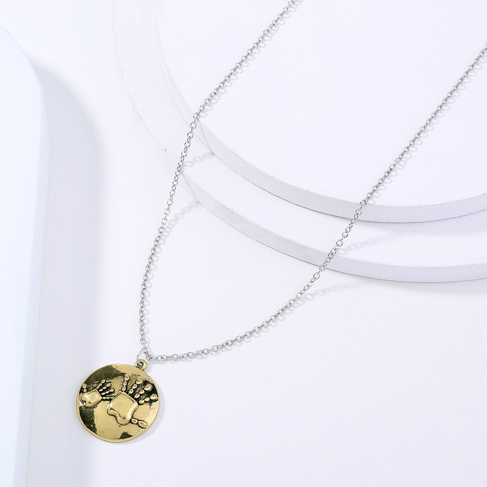 Luminous accessories featuring trendy, versatile hollow necklaces