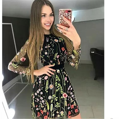 🌸Böhmisches Spitzen-Mesh-Stickkleid – Damen Blumenstil