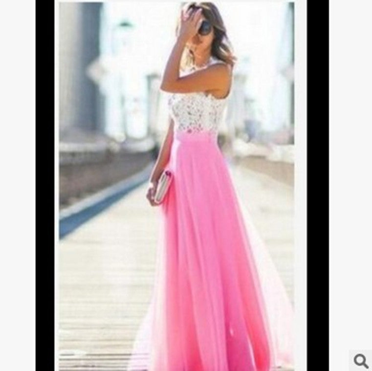 Robe longue en dentelle et mousseline