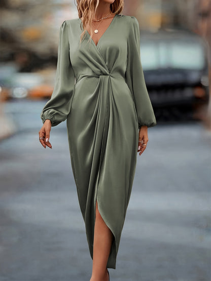 👗Robe longue élégante à col croisé, plissée, fendue et à manches bouffantes