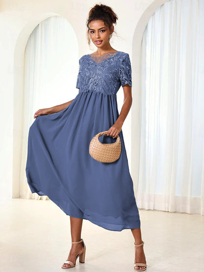 Abendkleid aus Chiffon und Spitze