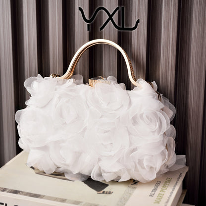 Luxuriöse Abendtasche mit Blumenmuster – Braut- und Party-Stil