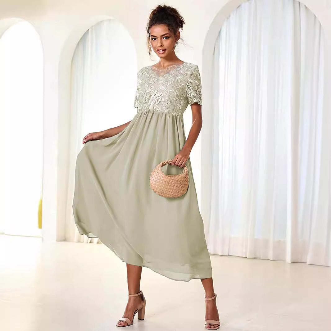 Abendkleid aus Chiffon und Spitze