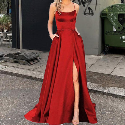 Einfarbiges, trägerloses, langes, schmal geschnittenes Abendkleid