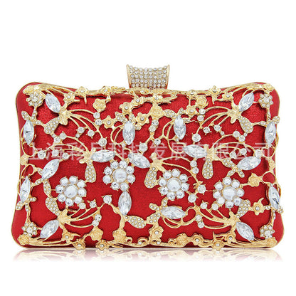 Abendtasche mit Blumenmuster und Aussparung