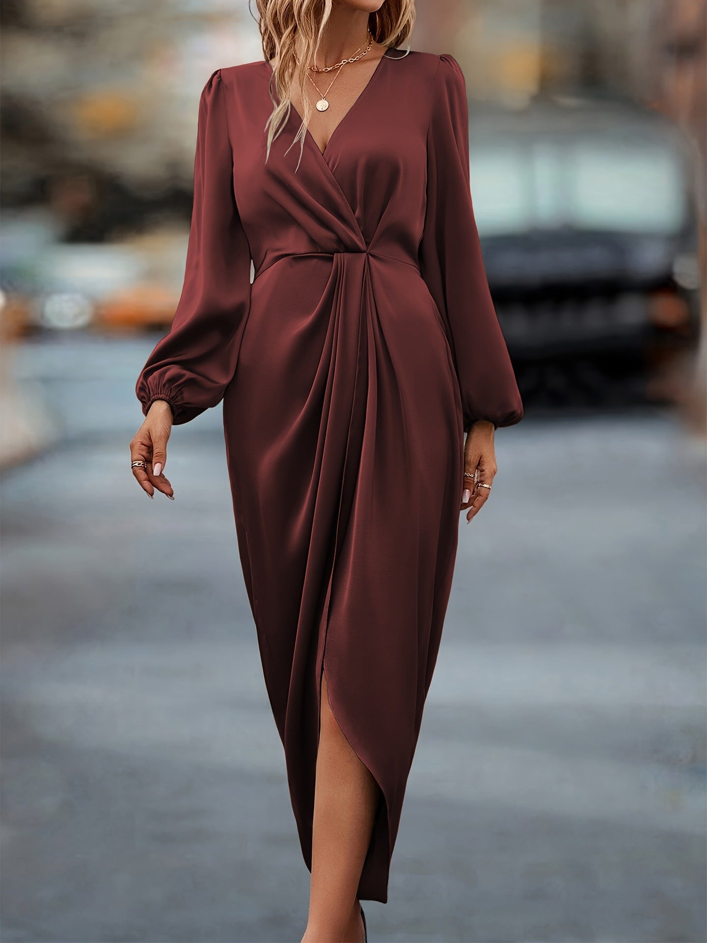 👗Robe longue élégante à col croisé, plissée, fendue et à manches bouffantes