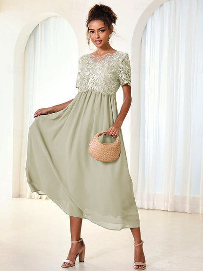 Abendkleid aus Chiffon und Spitze